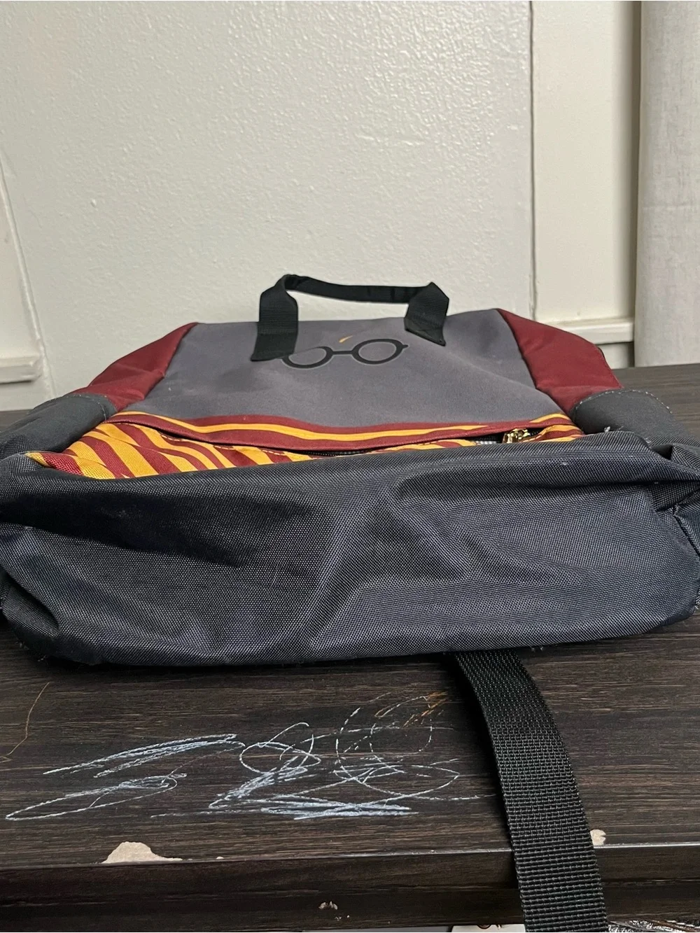 Harry Potter Gryffindor glasses nylon backpack w/ maroon & yellow stripe design